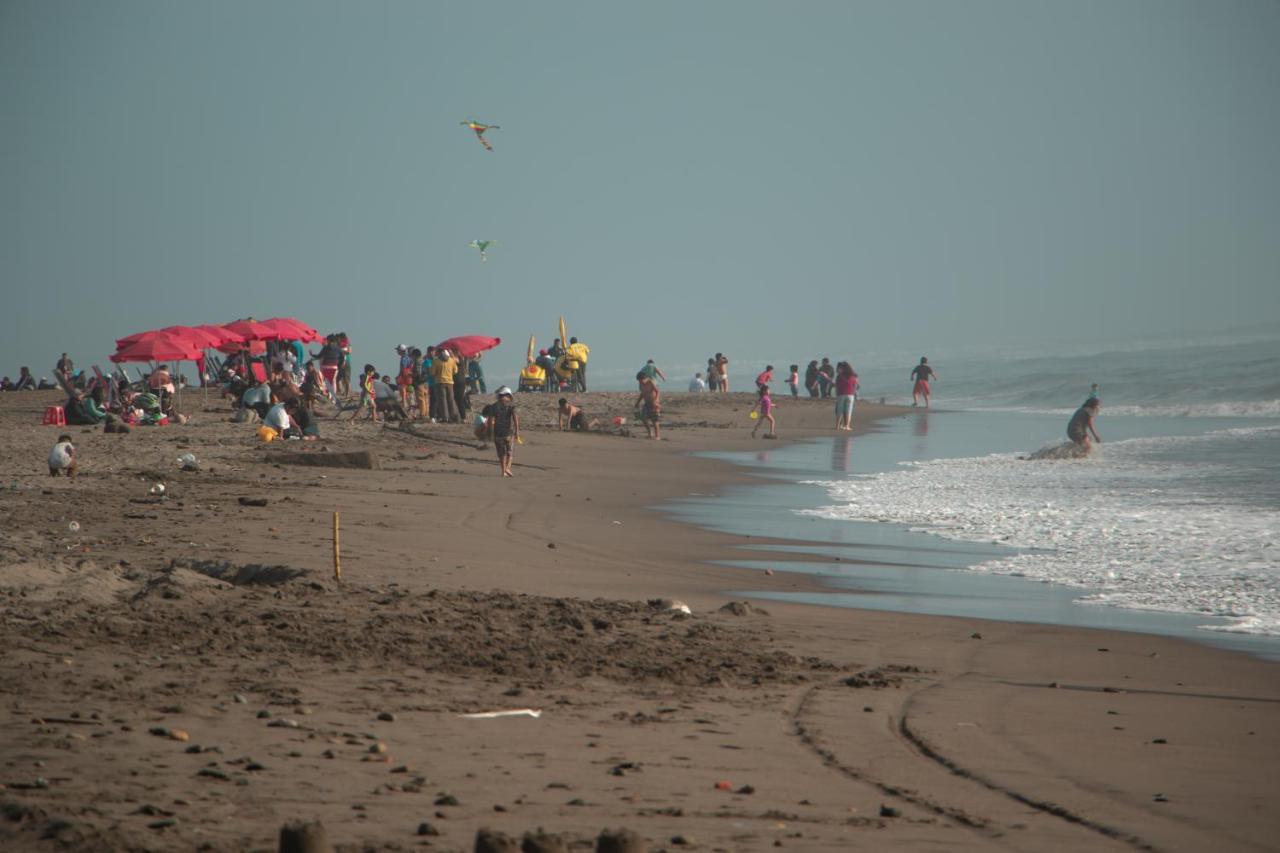 Hospedaje Nuna - Playa Huanchaco Hotel Exterior photo